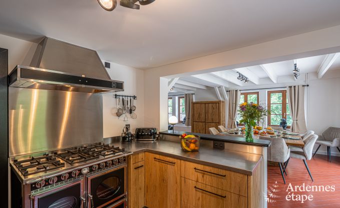 Luxueus ingericht vakantiehuis in Virelles voor 9 personen met open haard