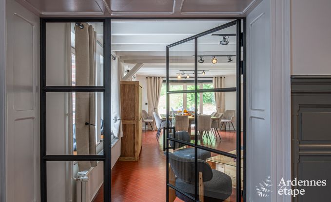 Luxueus ingericht vakantiehuis in Virelles voor 9 personen met open haard