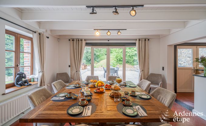 Luxueus ingericht vakantiehuis in Virelles voor 9 personen met open haard