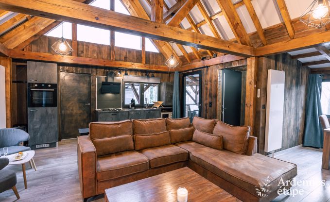 Gezellige houten chalet voor 4 personen in Viroinval