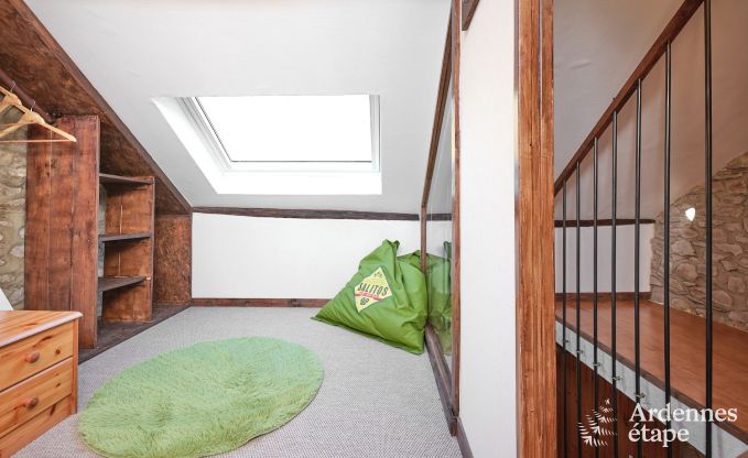 Charmante cottage voor 8 personen in Viroinval: sauna, kachel, bos dichtbij