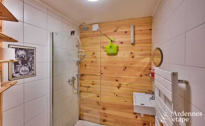 Charmante cottage voor 8 personen in Viroinval: sauna, kachel, bos dichtbij