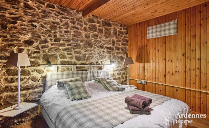 Charmante cottage voor 8 personen in Viroinval: sauna, kachel, bos dichtbij