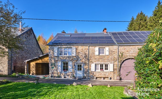 Charmante cottage voor 8 personen in Viroinval: sauna, kachel, bos dichtbij