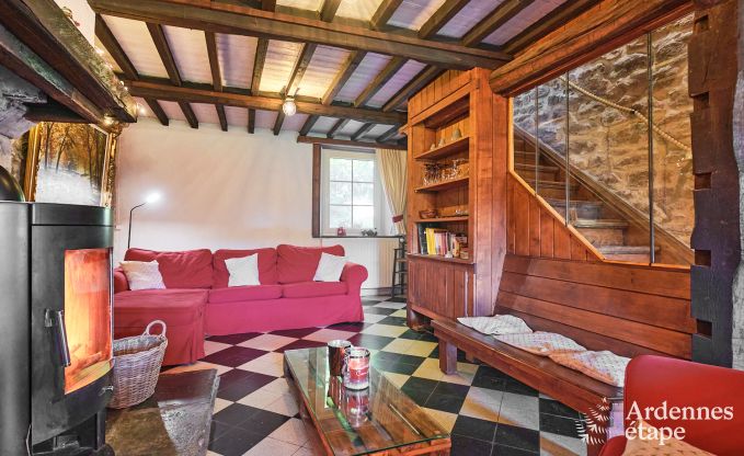 Charmante cottage voor 8 personen in Viroinval: sauna, kachel, bos dichtbij