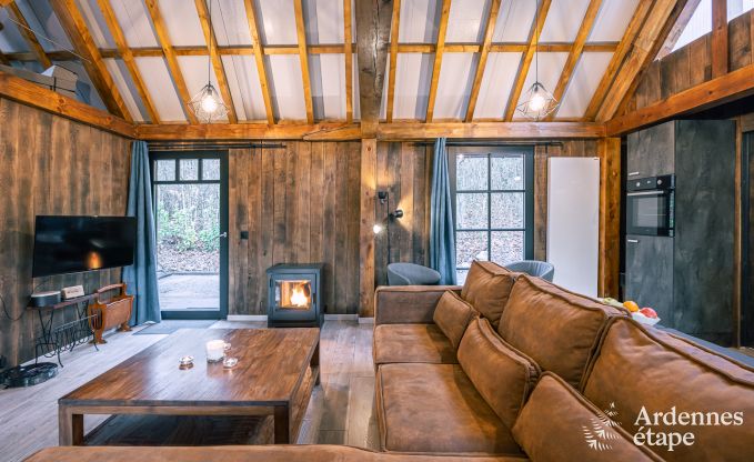 Gezellige houten chalet voor 4 personen in Viroinval