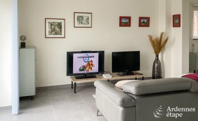 Vakantiewoning voor 6 personen in Virton met 3 slaapkamers, sauna, houtkachel, buitenzwembad en priv�terras