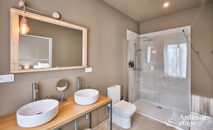 Luxe landhuis m�t verwarmd buitenzwembad in Vresse-sur-Semois voor 15 personen