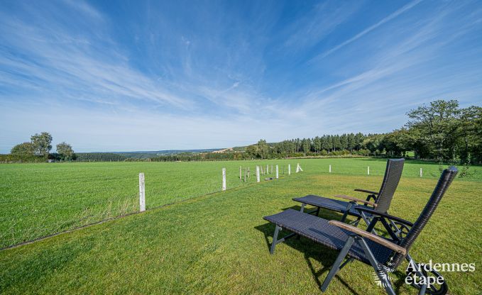 Comfortabel en ruim vakantiehuis in Waimes voor 15 personen met tuin en priv�terras