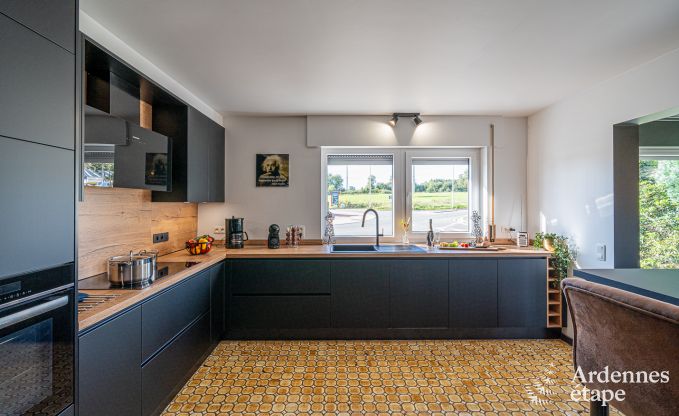 Comfortabel en ruim vakantiehuis in Waimes voor 15 personen met tuin en priv�terras