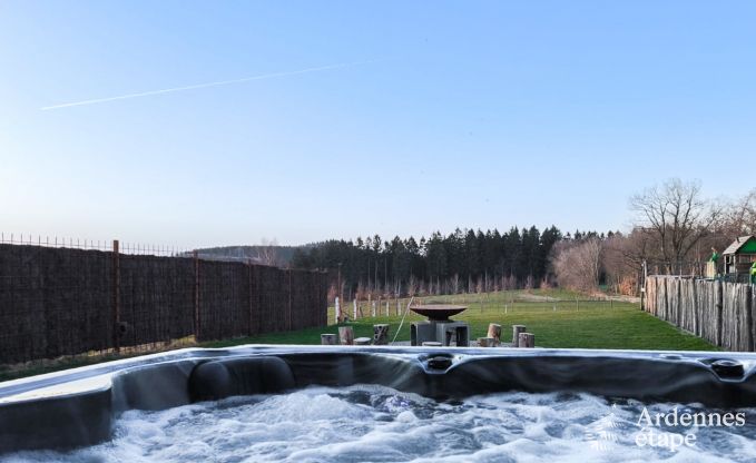 Comfortabel en ruim vakantiehuis in Waimes voor 15 personen met tuin en priv�terras