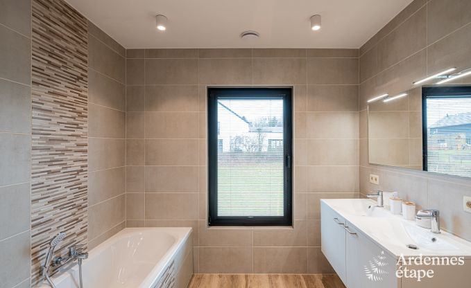 Ruime en comfortabele vakantiewoning  voor 15 in Waimes, Hoge Venen