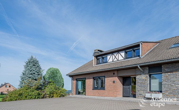 Comfortabel en ruim vakantiehuis in Waimes voor 15 personen met tuin en privterras