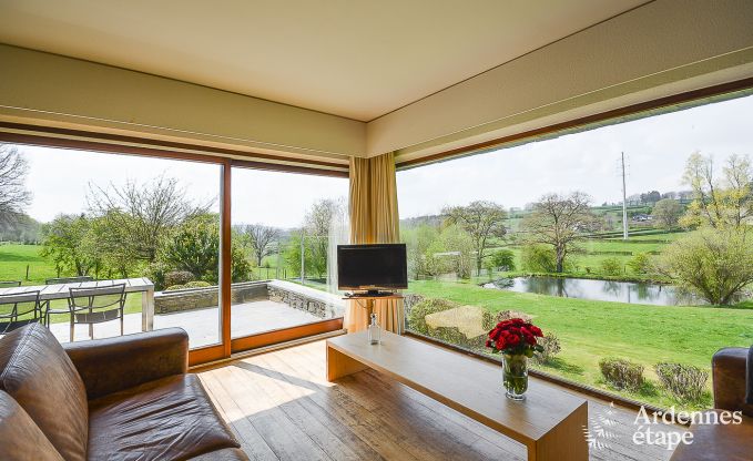 Ruim en hondvriendelijk vakantiehuis in Waimes met zwembad