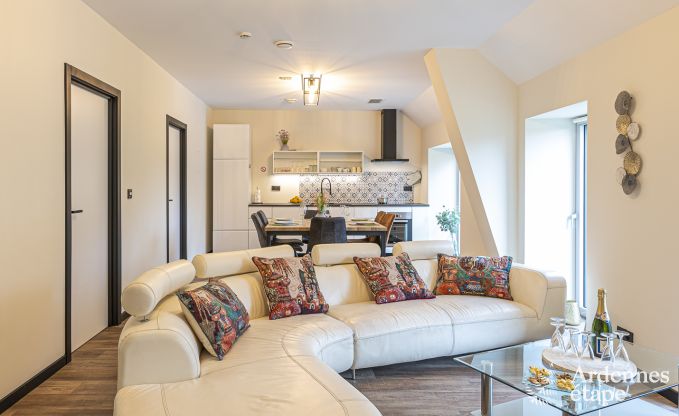 Vakantiehuis in Walcourt, Ardennen, 6 personen, 3 slaapkamers, buitenzwembad, gemeenschappelijke tuin, moderne voorzieningen