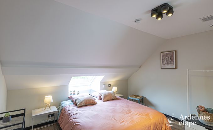 Ruime vakantiewoning in Walcourt, Ardennen, 5 slaapkamers, 5 badkamers, zwembad en gezinsvoorzieningen voor 10 personen