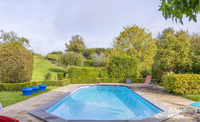 Ruime vakantiewoning in Walcourt, Ardennen, 5 slaapkamers, 5 badkamers, zwembad en gezinsvoorzieningen voor 10 personen