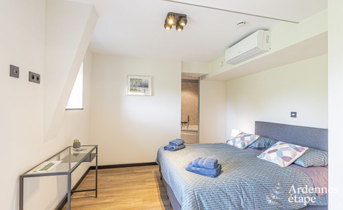 Ruime vakantiewoning in Walcourt, Ardennen, 5 slaapkamers, 5 badkamers, zwembad en gezinsvoorzieningen voor 10 personen