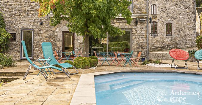 Ruime vakantiewoning in Walcourt, Ardennen, 5 slaapkamers, 5 badkamers, zwembad en gezinsvoorzieningen voor 10 personen