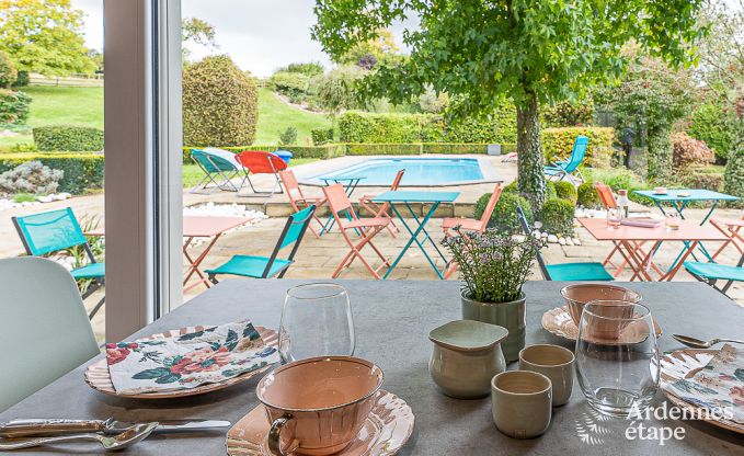 Ruime vakantiewoning in Walcourt, Ardennen, 5 slaapkamers, 5 badkamers, zwembad en gezinsvoorzieningen voor 10 personen