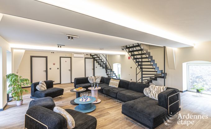 Ruime vakantiewoning in Walcourt, Ardennen, 5 slaapkamers, 5 badkamers, zwembad en gezinsvoorzieningen voor 10 personen
