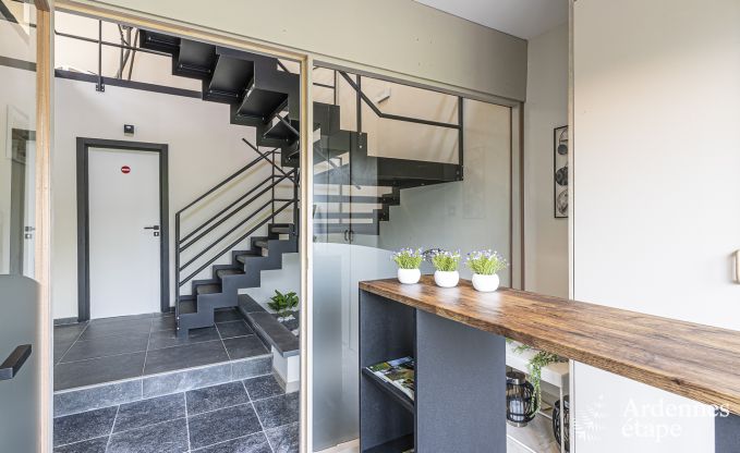 Ruime vakantiewoning in Walcourt, Ardennen, 5 slaapkamers, 5 badkamers, zwembad en gezinsvoorzieningen voor 10 personen