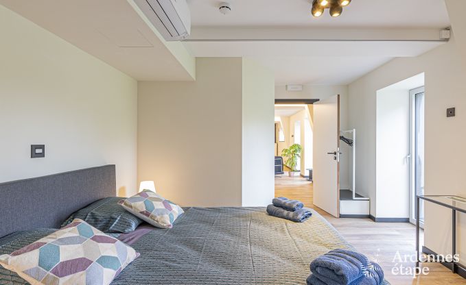 Ruime vakantiewoning in Walcourt, Ardennen, 5 slaapkamers, 5 badkamers, zwembad en gezinsvoorzieningen voor 10 personen