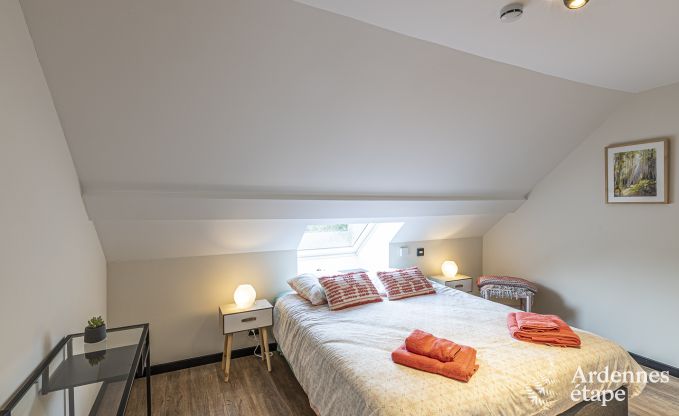 Ruime vakantiewoning in Walcourt, Ardennen, 5 slaapkamers, 5 badkamers, zwembad en gezinsvoorzieningen voor 10 personen