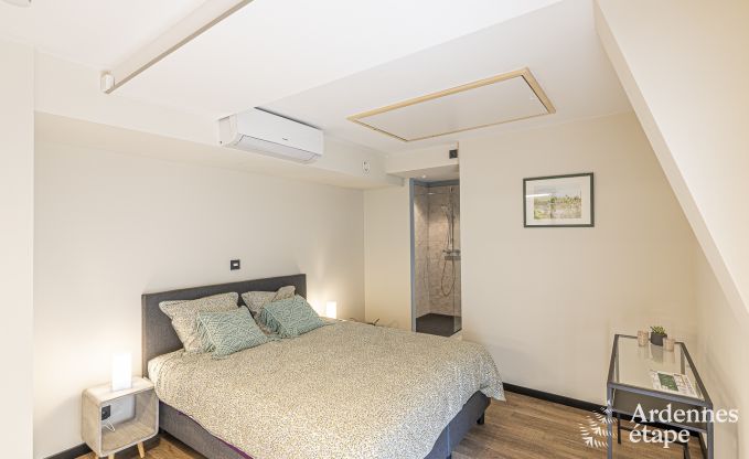 Ruime vakantiewoning in Walcourt, Ardennen, 5 slaapkamers, 5 badkamers, zwembad en gezinsvoorzieningen voor 10 personen