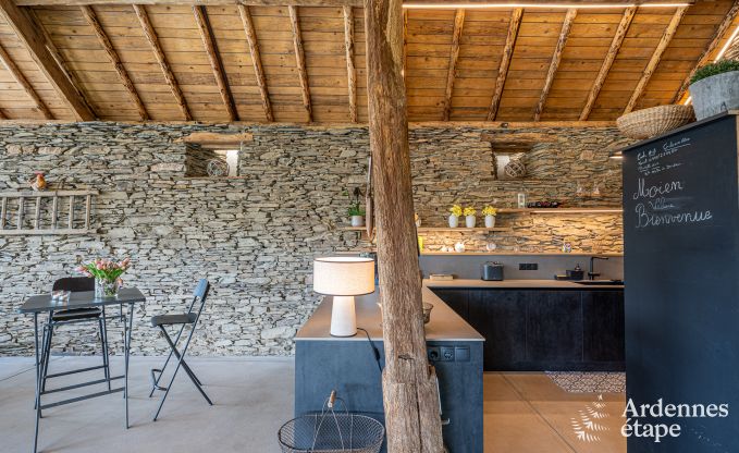 Ruime 18e-eeuwse boerderij in Wiltz voor 18 personen met 7 slaapkamers, jacuzzi en priv�tuin