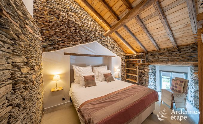 Ruime 18e-eeuwse boerderij in Wiltz voor 18 personen met 7 slaapkamers, jacuzzi en priv�tuin