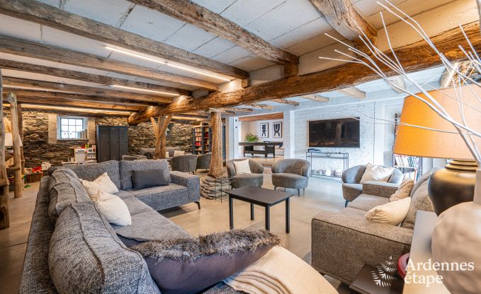 Ruime 18e-eeuwse boerderij in Wiltz voor 18 personen met 7 slaapkamers, jacuzzi en priv�tuin