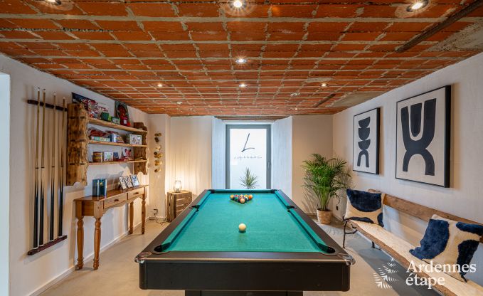 Ruime 18e-eeuwse boerderij in Wiltz voor 18 personen met 7 slaapkamers, jacuzzi en priv�tuin