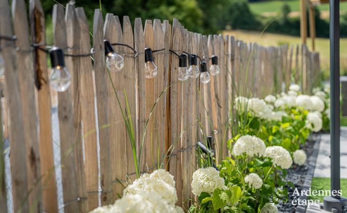 Ruime 18e-eeuwse boerderij in Wiltz voor 18 personen met 7 slaapkamers, jacuzzi en priv�tuin