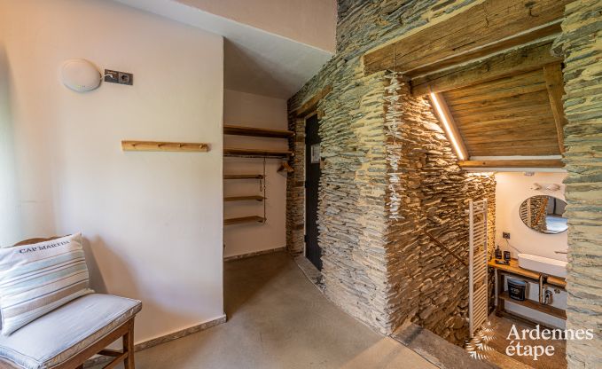 Ruime 18e-eeuwse boerderij in Wiltz voor 18 personen met 7 slaapkamers, jacuzzi en priv�tuin