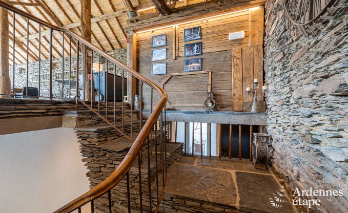 Ruime 18e-eeuwse boerderij in Wiltz voor 18 personen met 7 slaapkamers, jacuzzi en priv�tuin