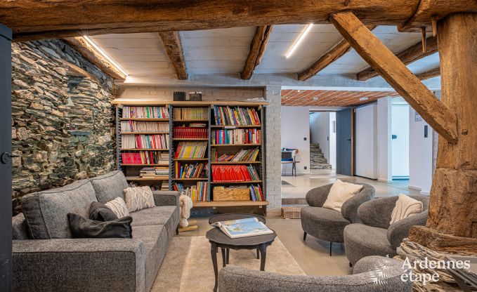 Ruime 18e-eeuwse boerderij in Wiltz voor 18 personen met 7 slaapkamers, jacuzzi en priv�tuin