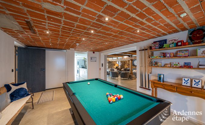 Ruime 18e-eeuwse boerderij in Wiltz voor 18 personen met 7 slaapkamers, jacuzzi en priv�tuin