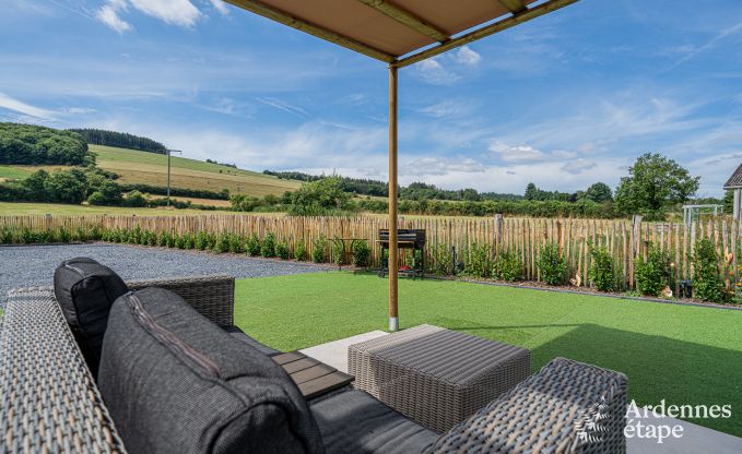 Ruime 18e-eeuwse boerderij in Wiltz voor 18 personen met 7 slaapkamers, jacuzzi en priv�tuin