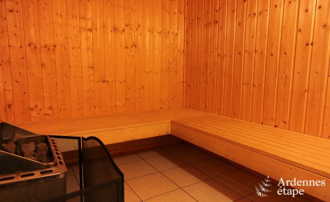 Charmant chalet met sauna en jacuzzi voor een verblijf in Xhoffraix