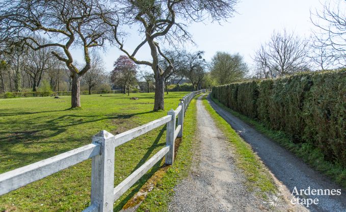 Vakantiehuis in Yvoir (Crupet) voor 14 personen in de Ardennen