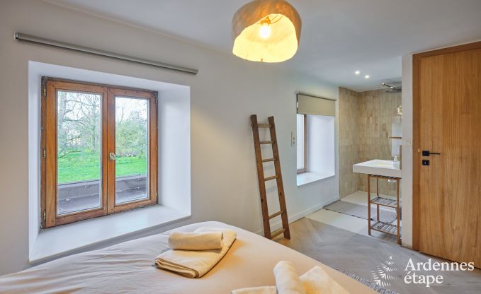 Charmante dorpswoning voor 10 personen in Yvoir: hottub, open haard, grote privtuin