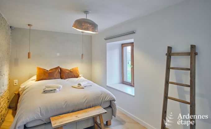 Charmante dorpswoning voor 10 personen in Yvoir: hottub, open haard, grote privtuin